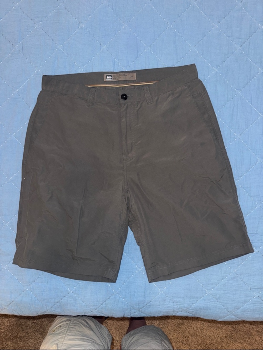 Men's REI Flat Front Green Hiking Shorts - Comfort Fit. Size 34